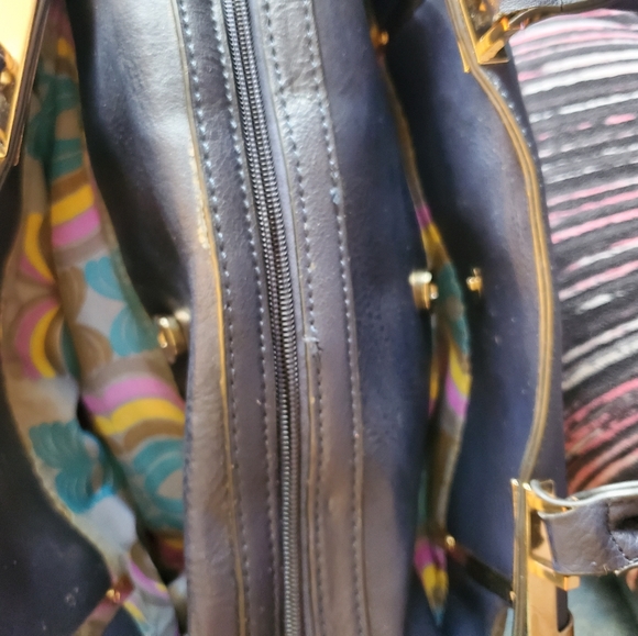 Navy blue multi pocket hand bag with detachable strap. - Picture 7 of 15